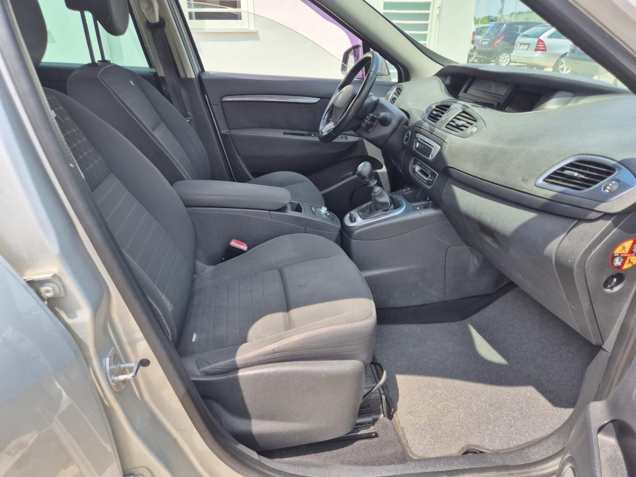 Renault Scenic Scénic XMod dCi 110 CV EDC Limited