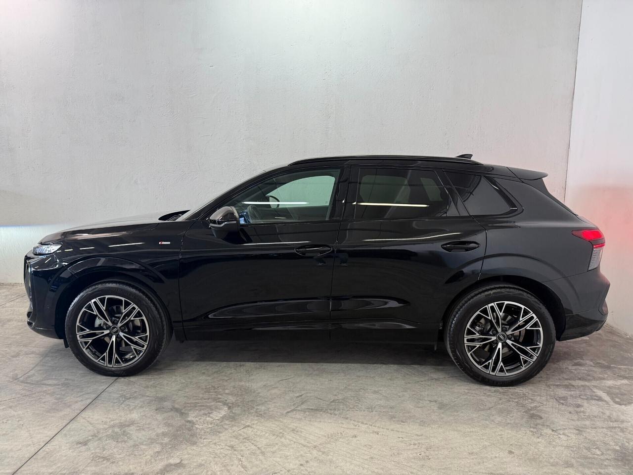 Audi Q3 1.5 tfsi mhev 150 Cv S line edition interno + esterno ITALIANA PRONTA CONSEGNA PREZZO REALE