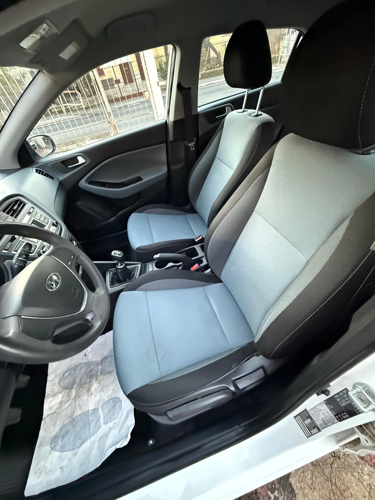 Hyundai i20 75cv EURO 6 *RUOTINO DI SCORTA