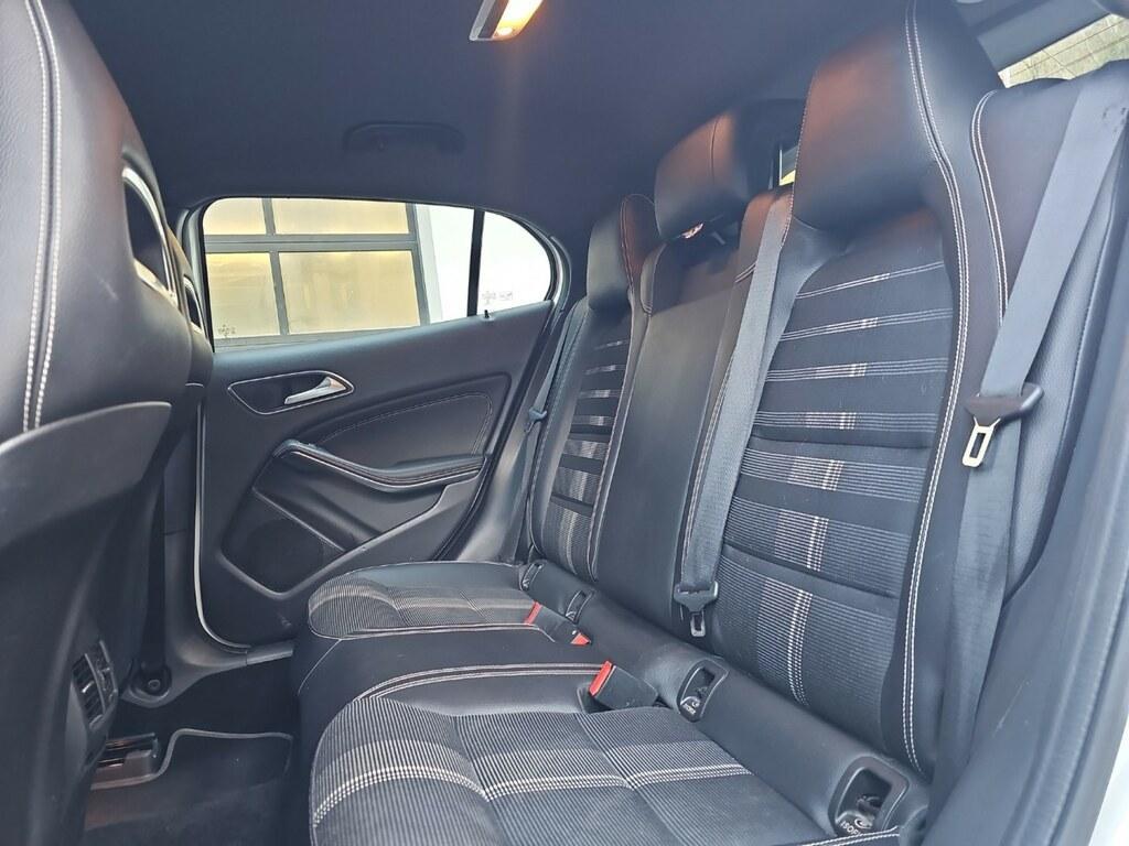 Mercedes GLA 200 200 Sport 7G-DCT