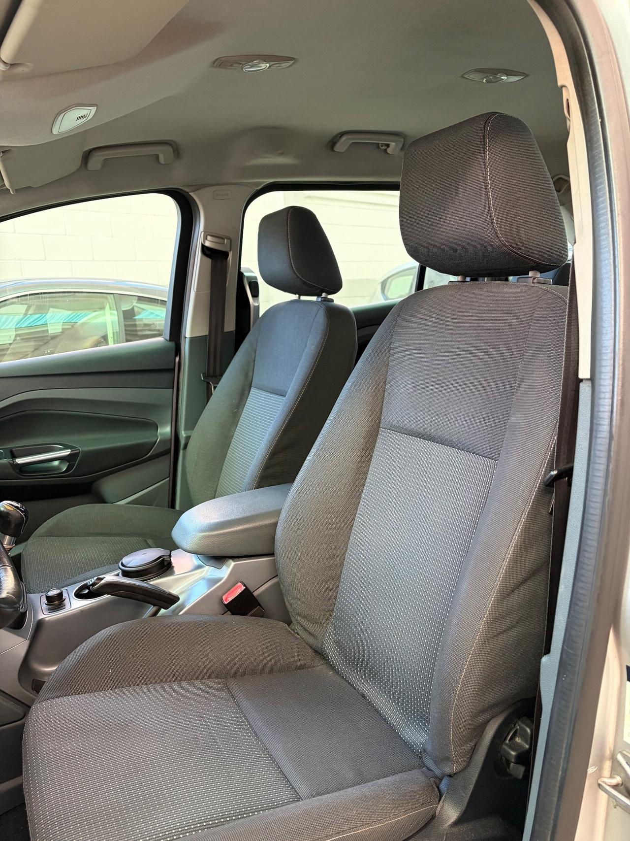 Ford C-Max Grand 7 posti