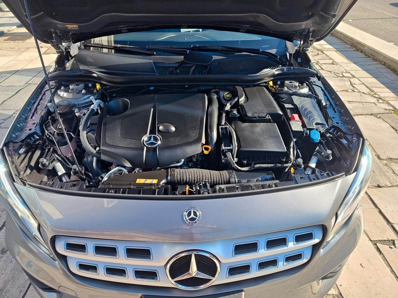 MERCEDES GLA 200D AUTOM. PREM. AMG LINE 2.0 136 CV