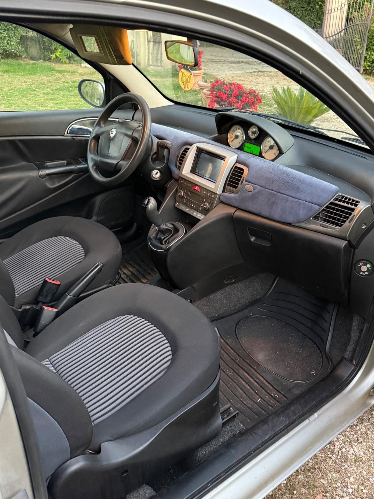 Lancia Ypsilon 1.3 Multijet 16V Argento