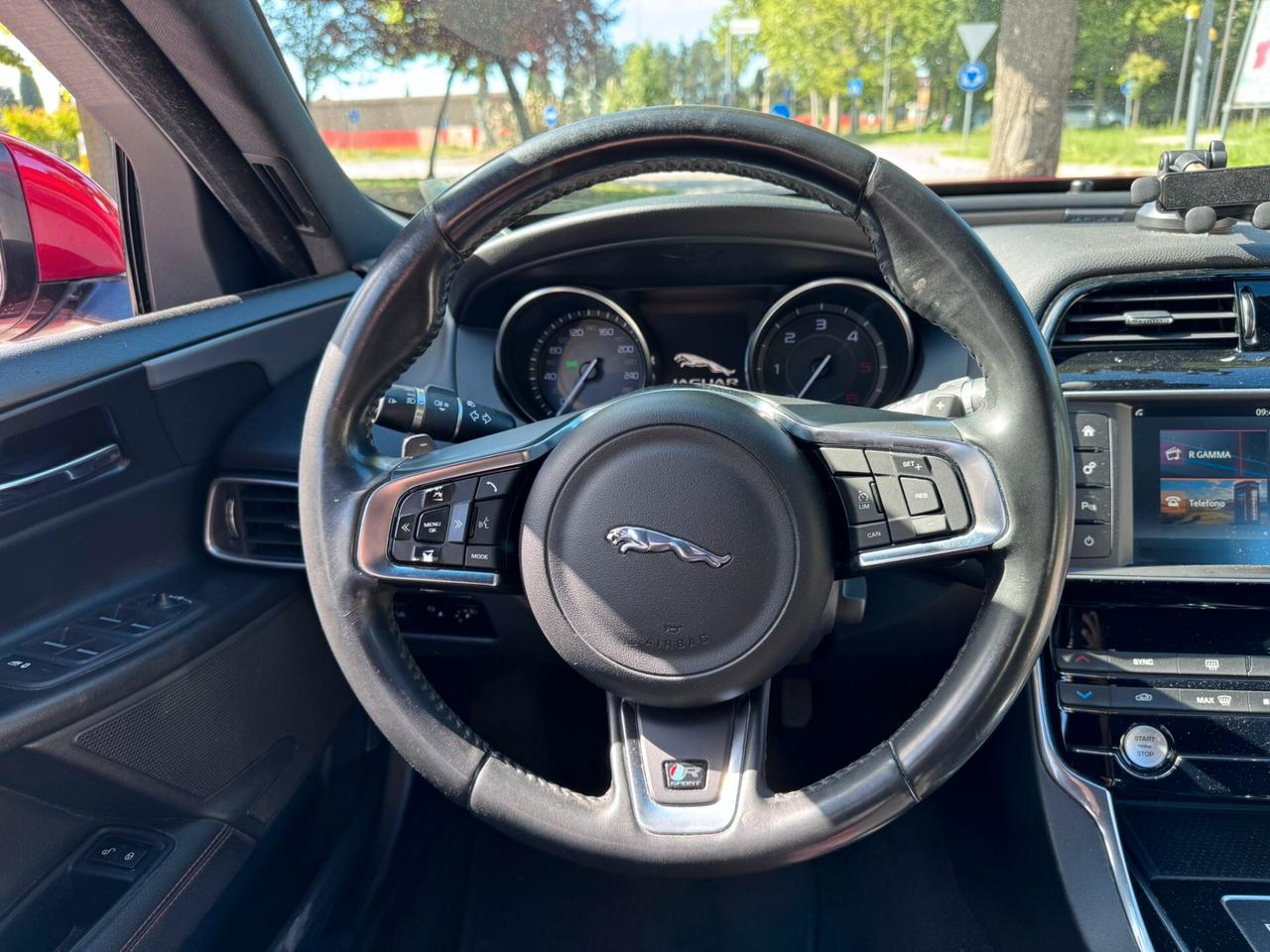 Jaguar XE R-sport