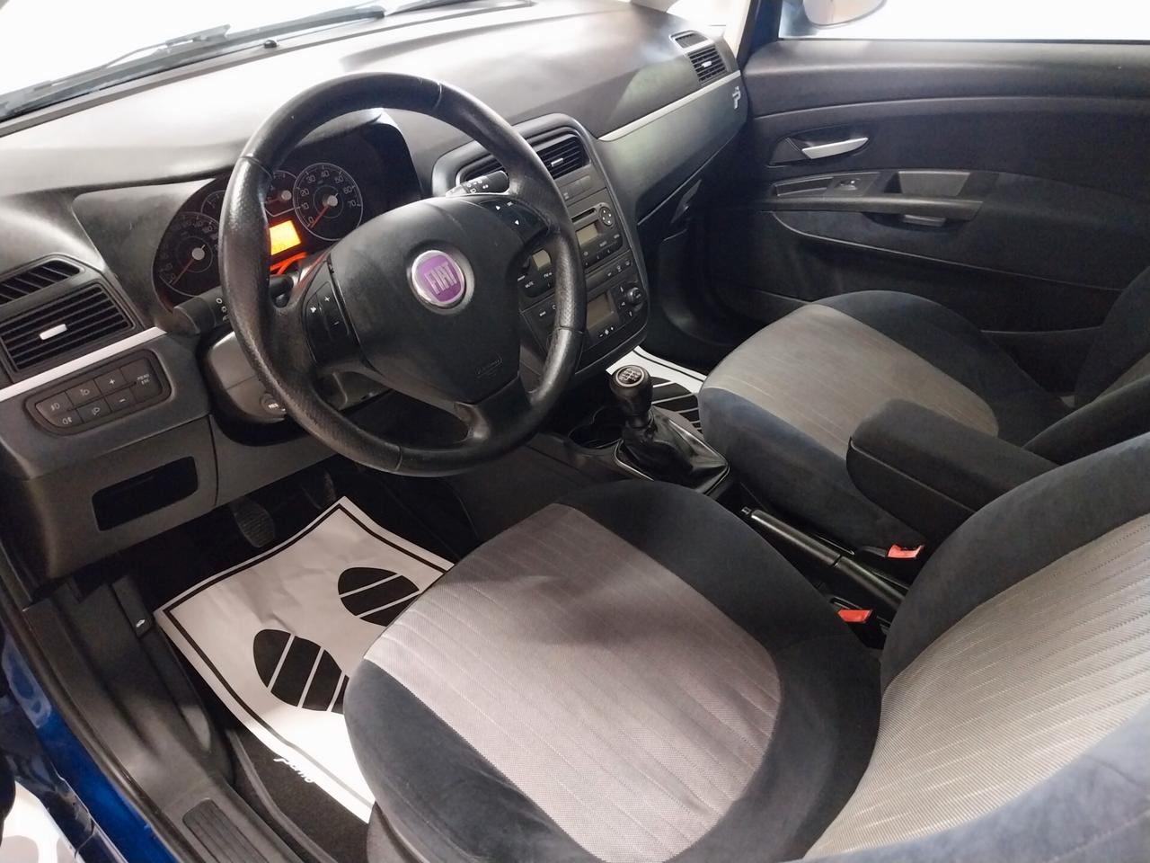 Fiat Grande Punto 1.3 MJT 90 CV 3 porte Emotion - ok neopatentati