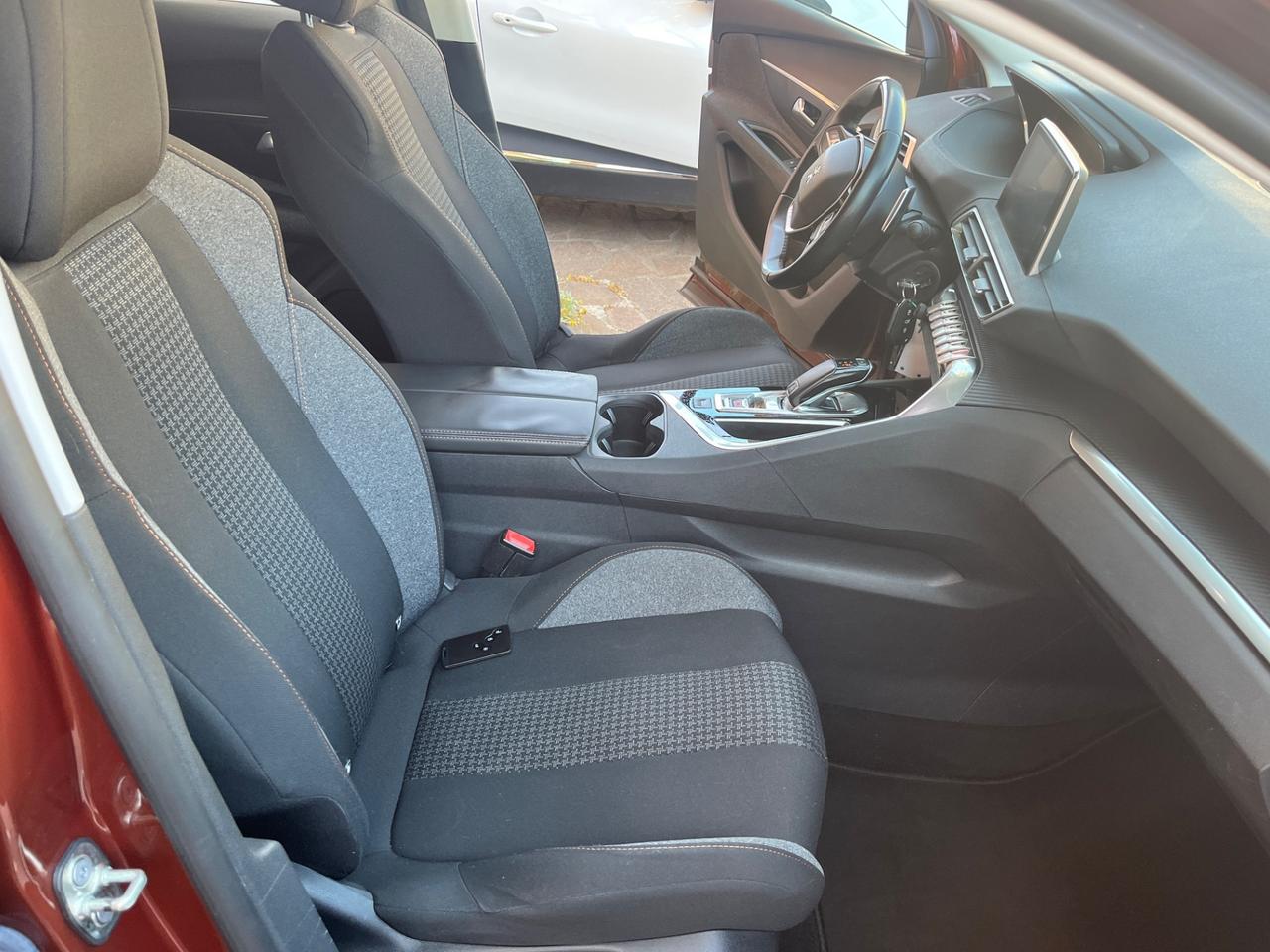 Peugeot 3008 BlueHDi 120 S&S EAT6 Active