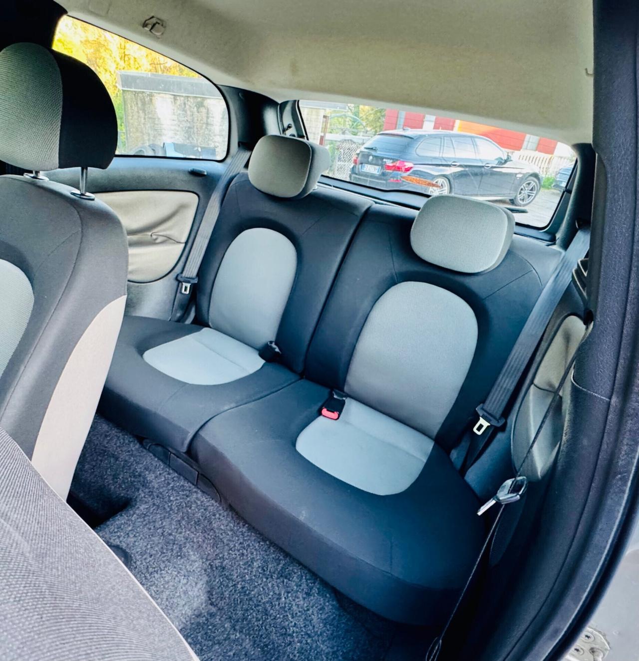 Lancia Ypsilon 1.2 16V Oro
