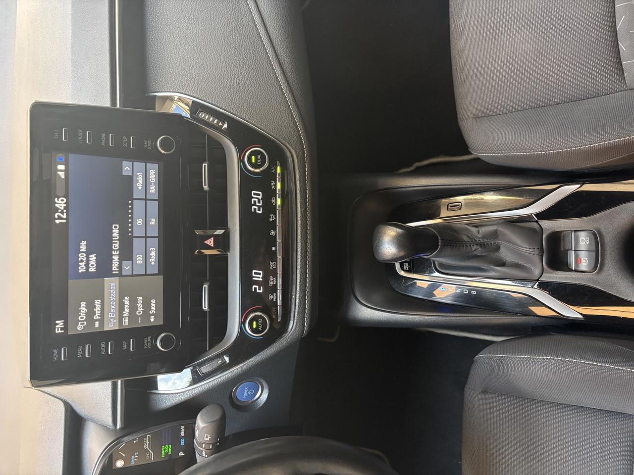 TOYOTA COROLLA 1.8 HYBRID