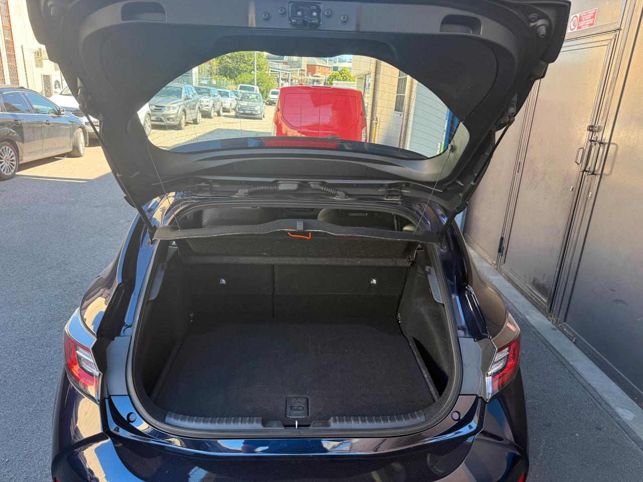 Toyota Corolla 1.8 Hybrid Business