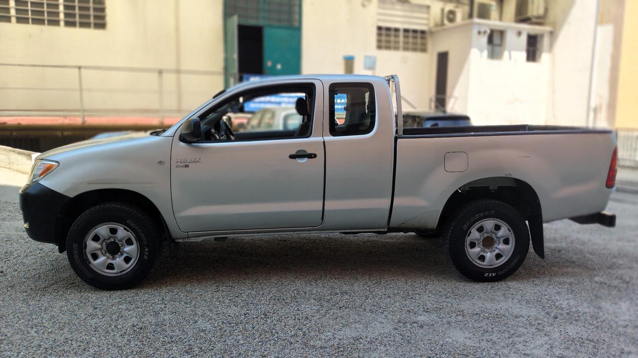 Toyota Hilux 2.5 D-4D 4WD 2p. Extra Cab SR