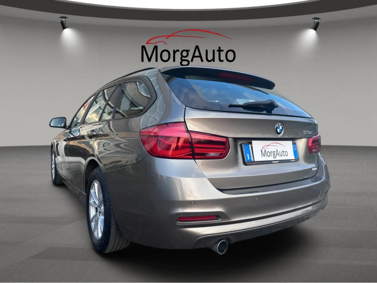 BMW 318d Touring Automatica, Fari full LED, Navi professional