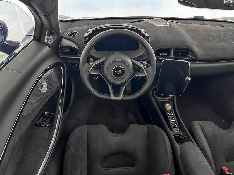 McLaren Artura Spider - McLaren Milano
