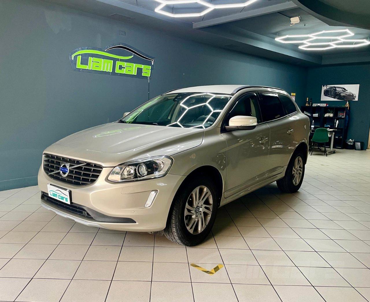 Volvo XC60 2.0 d3 R-design 150cv geartronic my17