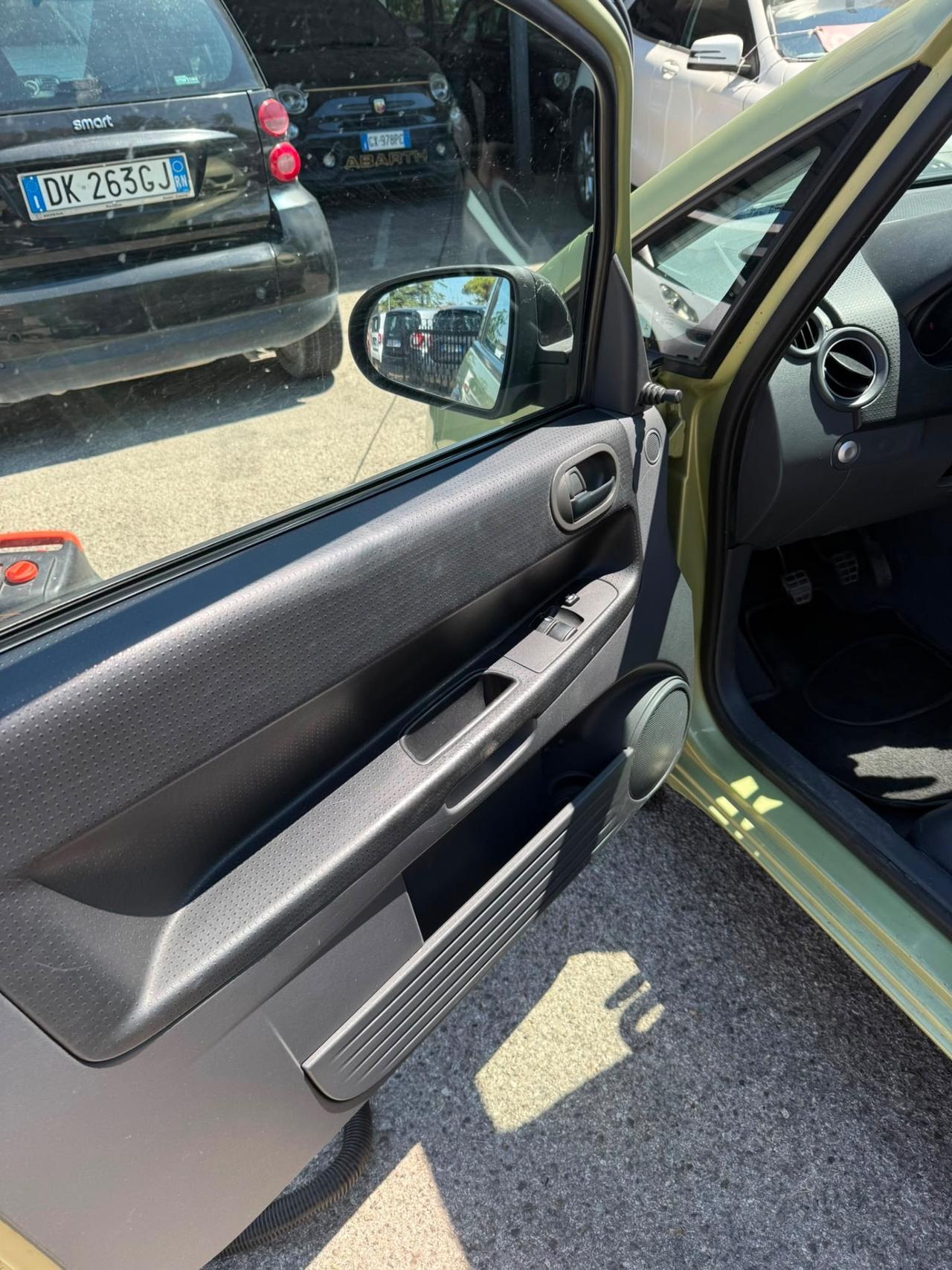 Mitsubishi Colt 1.1 12V 5p. Invite