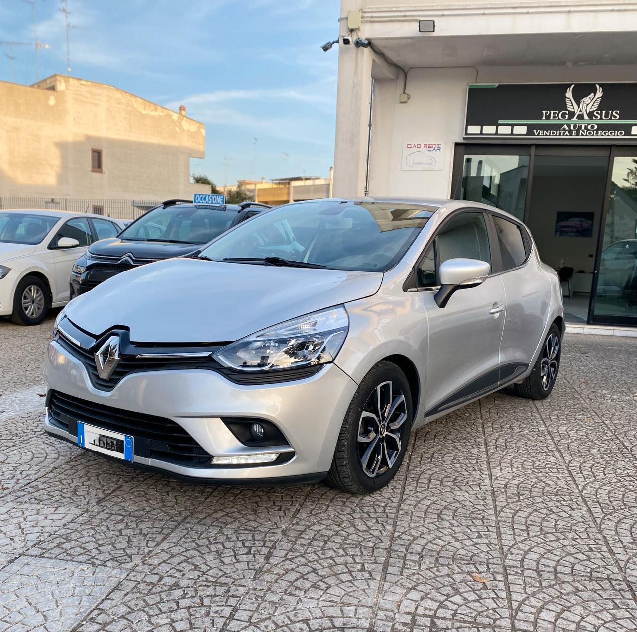 Renault Clio 75 CV Business