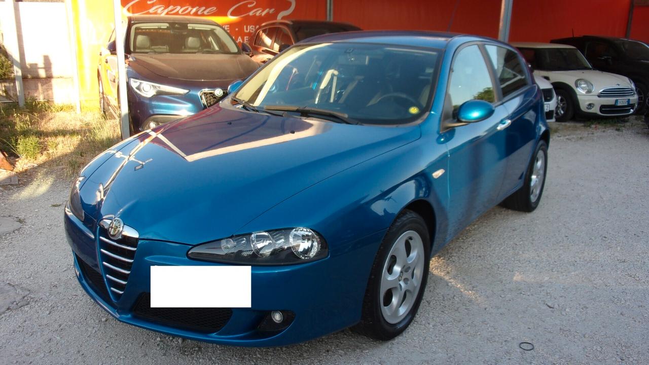 Alfa Romeo 147 1.6 16V TS (105) 5 porte Distinctive