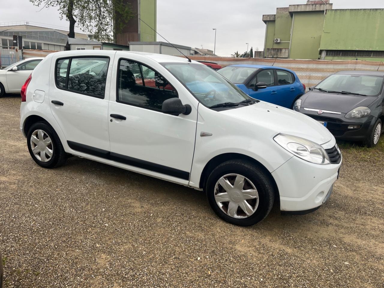Dacia Sandero 1.2 16V Lauréate 2011 121.000 KM