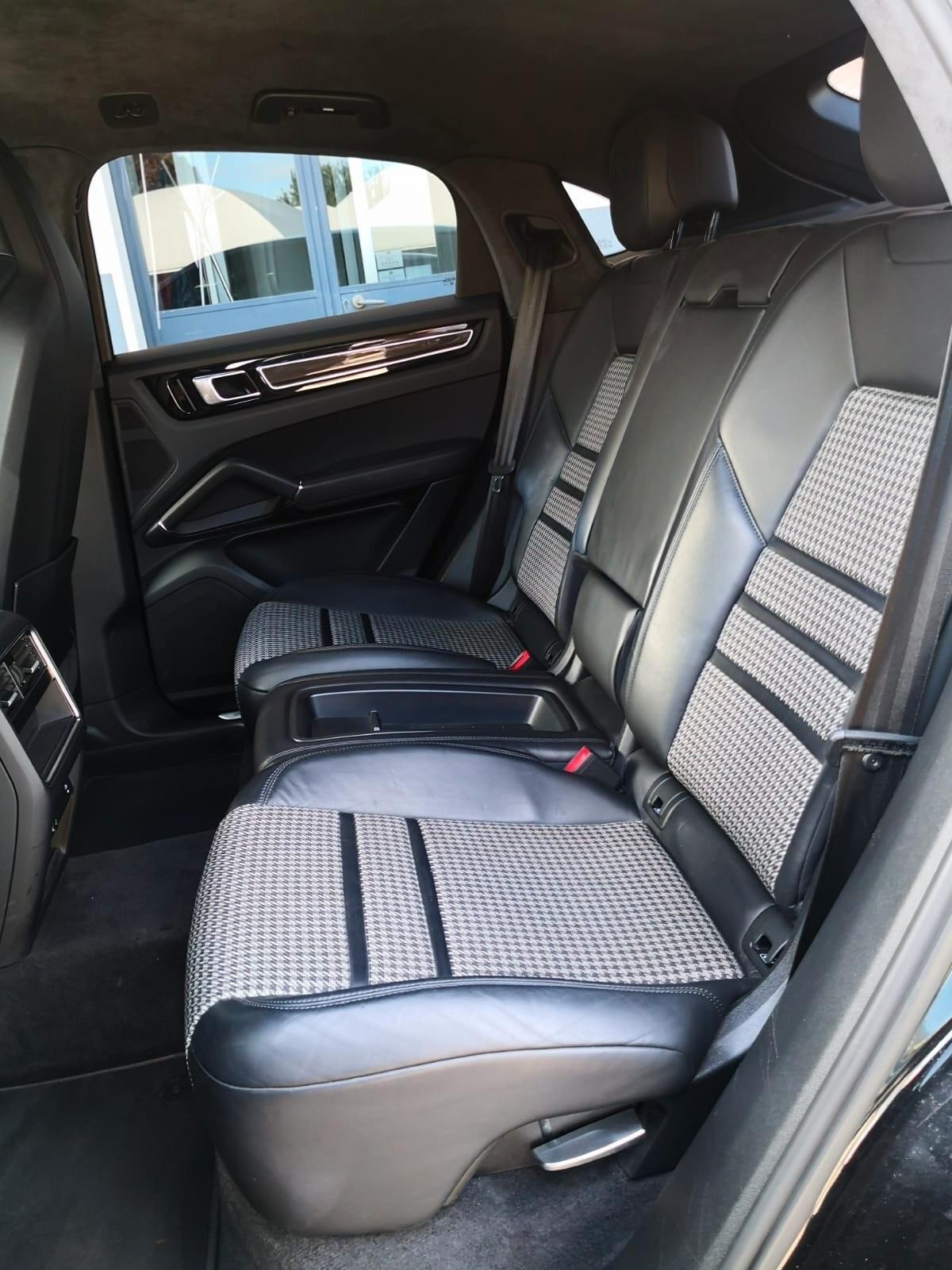 Porsche Cayenne Coupé 3.0 V6 E-Hybrid *PACCHETTO SPORT LEGGERO*RUOTE POST. STERZANTI*