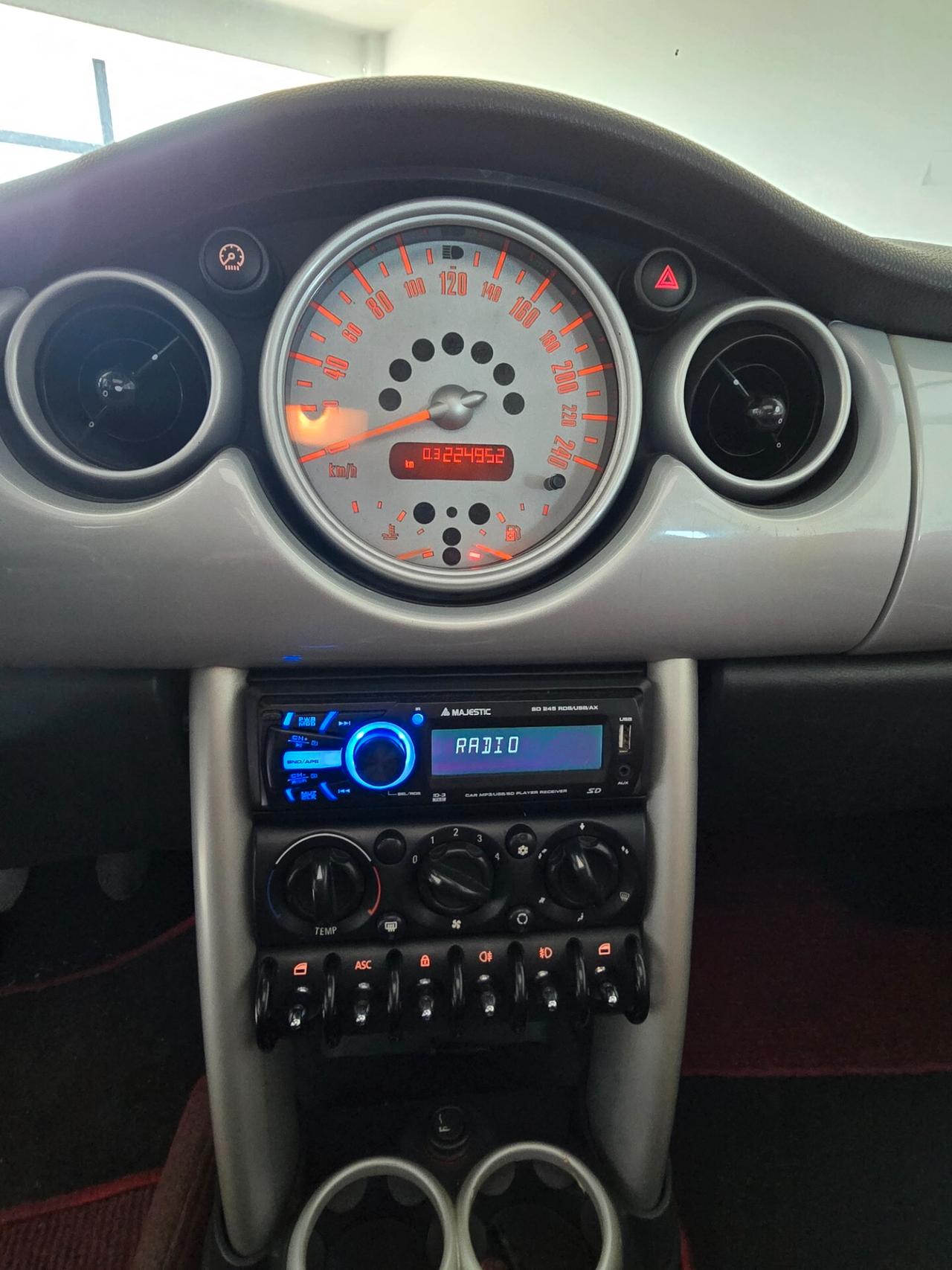 Mini 1.4 tdi One D de luxe