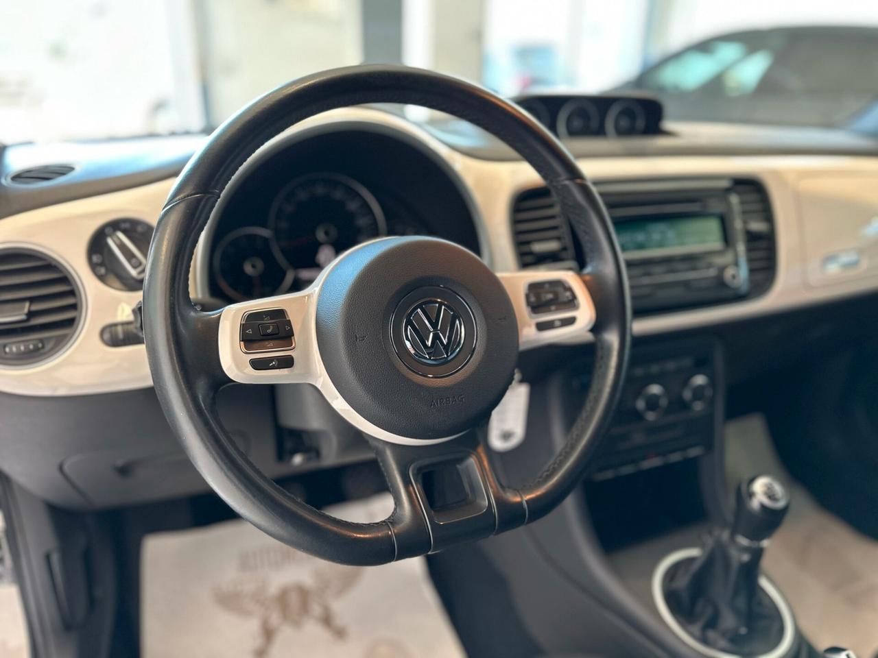 Volkswagen Maggiolino 1.6 TDI 105 CV Design 2012