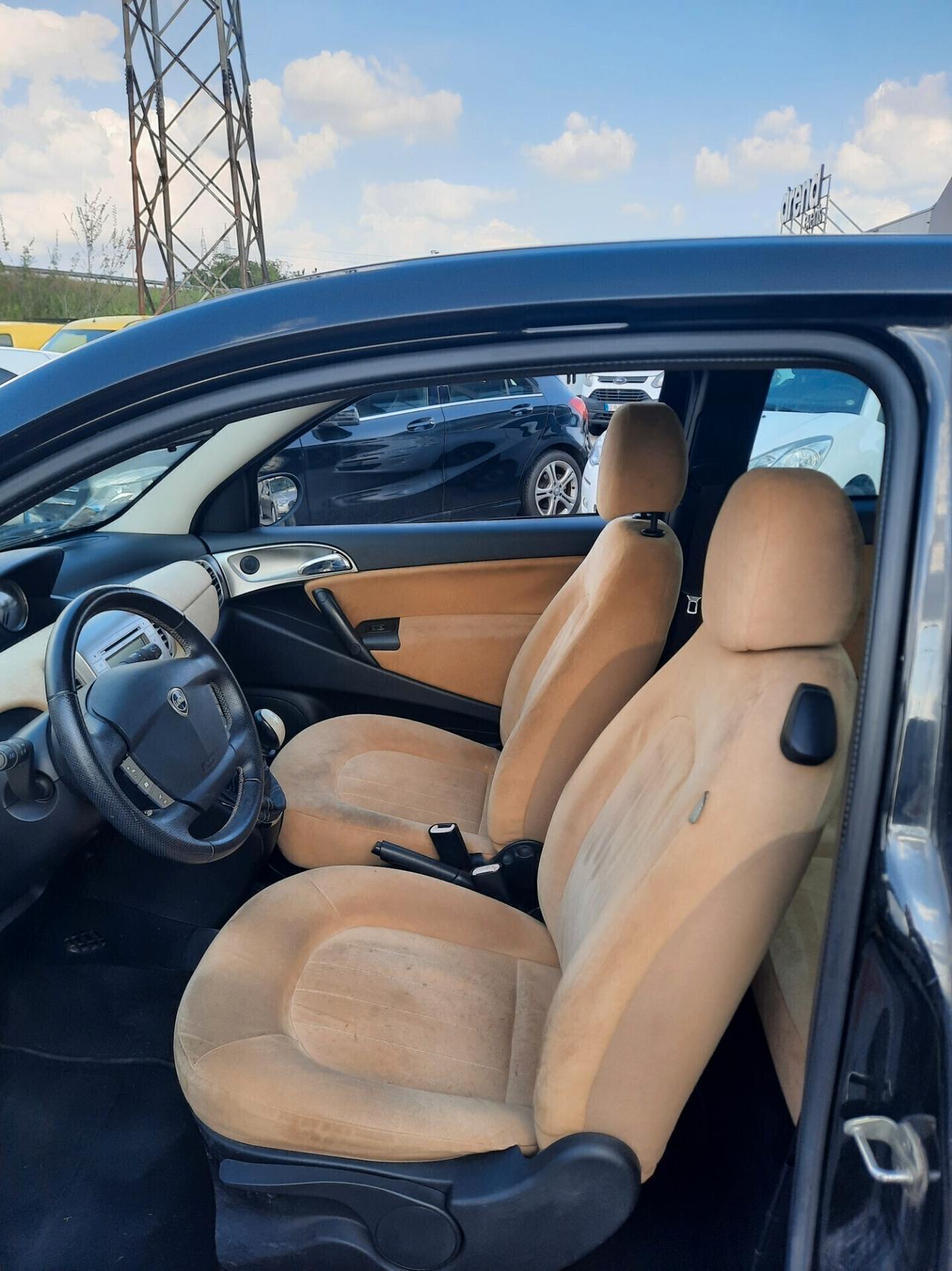 Lancia Ypsilon 1.2 Platino OK NEOPATENTATI