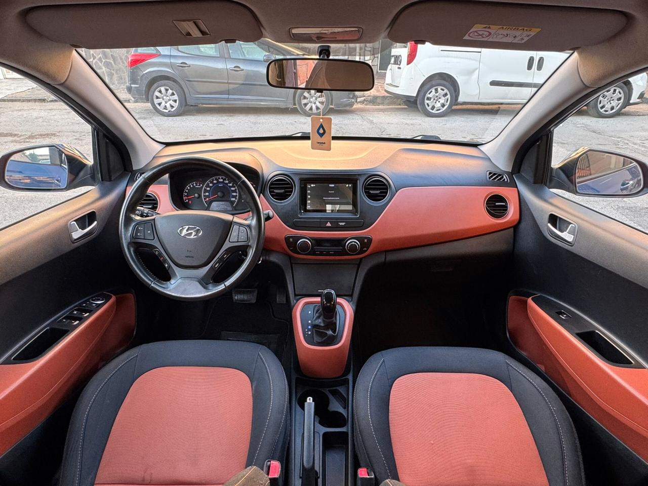 Hyundai i10 1.2 MPI Sound Edition A/T