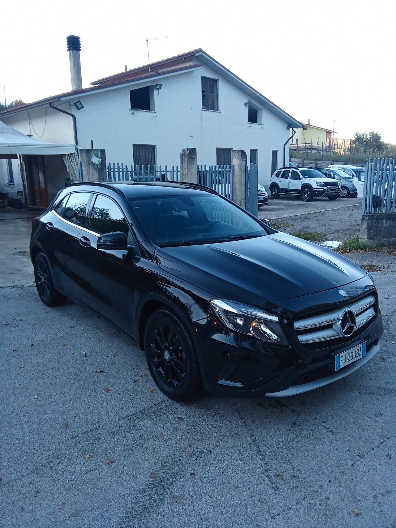 Mercedes-benz GLA 180 d 017