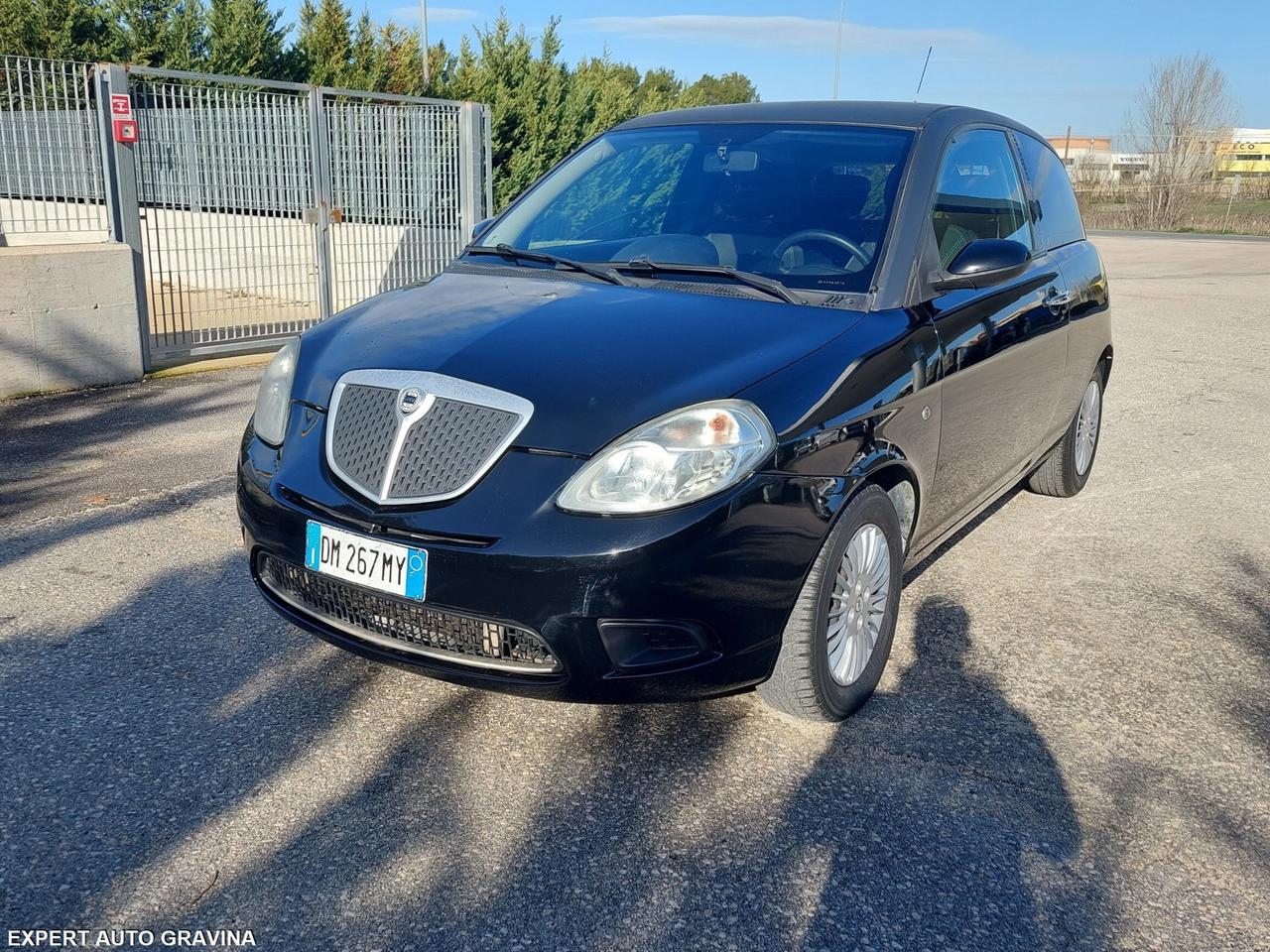 LANCIA YPSILON MOMO DESIGN 1.3MTJ IDEALE NEO PATEN