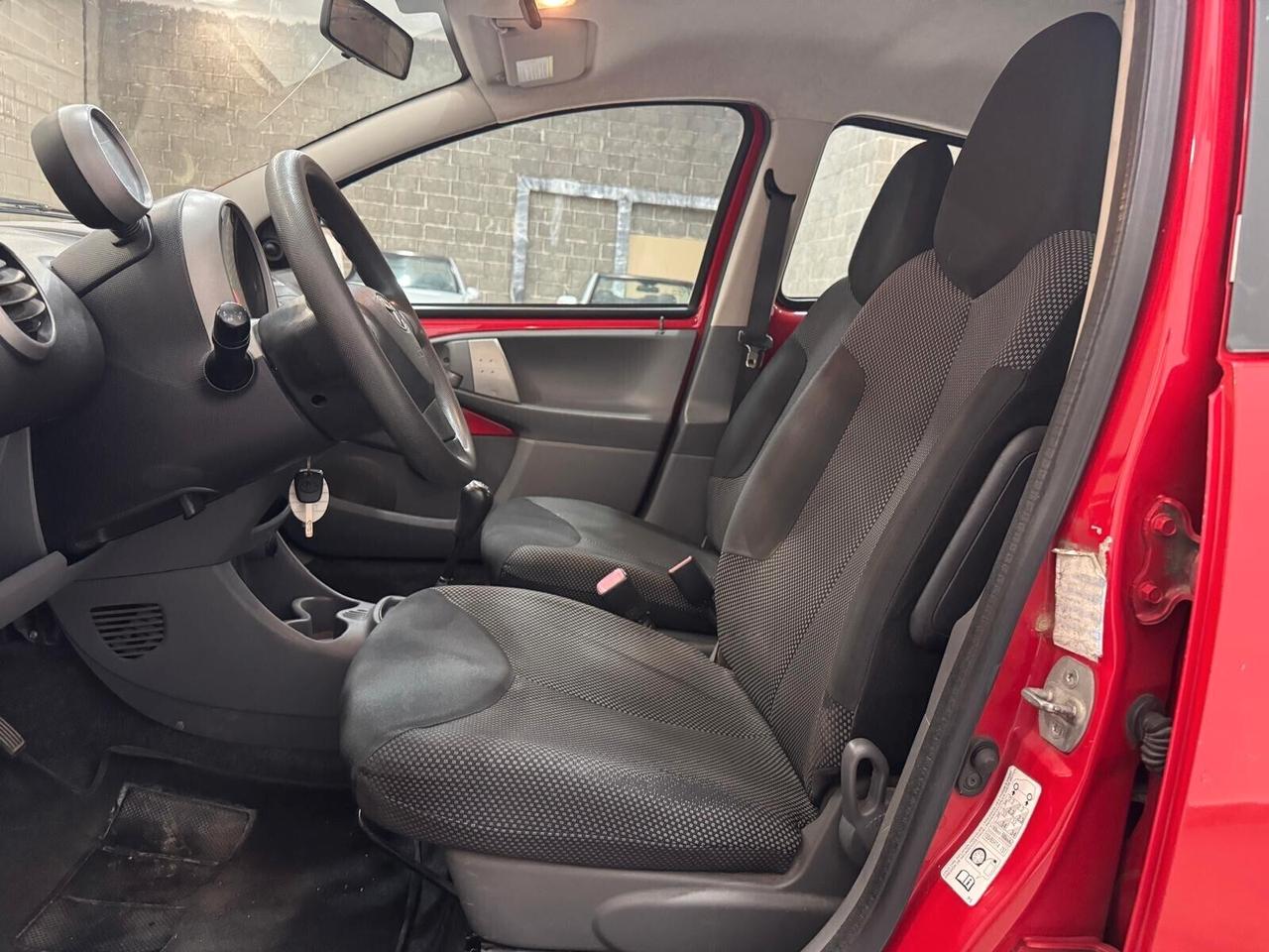 Toyota Aygo 1.0 12V VVT-i 5 porte Sol