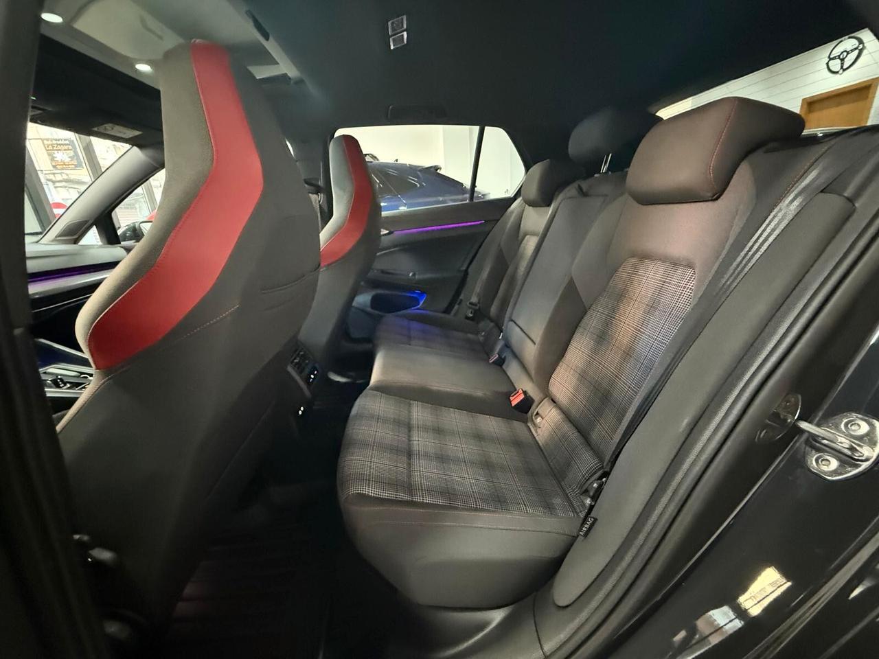 Volkswagen Golf GTI 2.0 TSI DSG