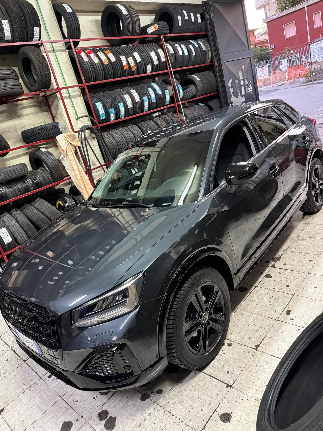 Audi Q2 30 TDI S tronic Identity Black