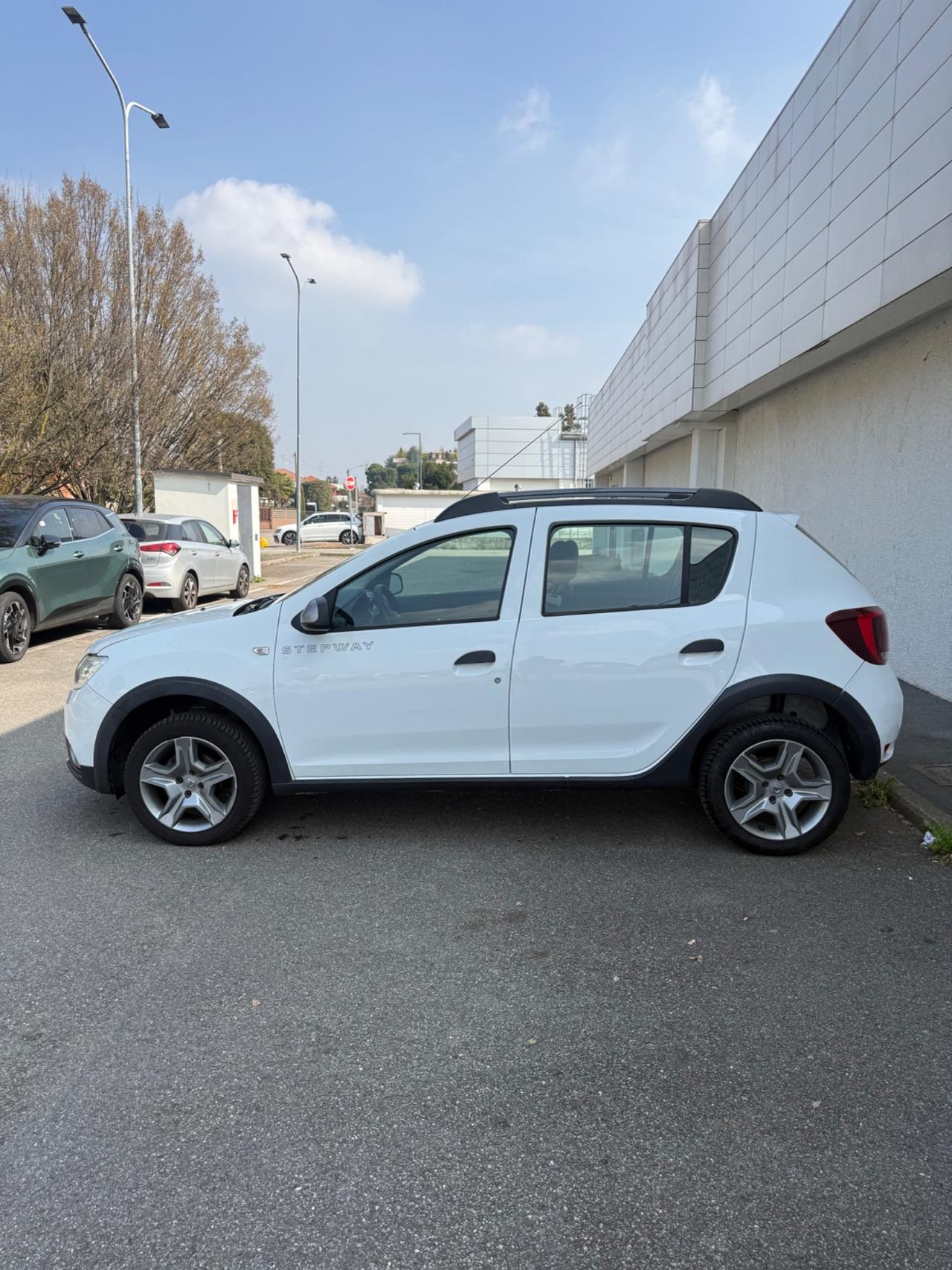 Dacia Sandero 1.0 SCe 12V 75CV Start&Stop Essential