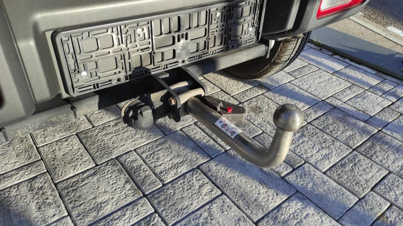 SUZUKI JIMNY 1.5 BENZINA 102CV 4X4 GANCIO TRAINO