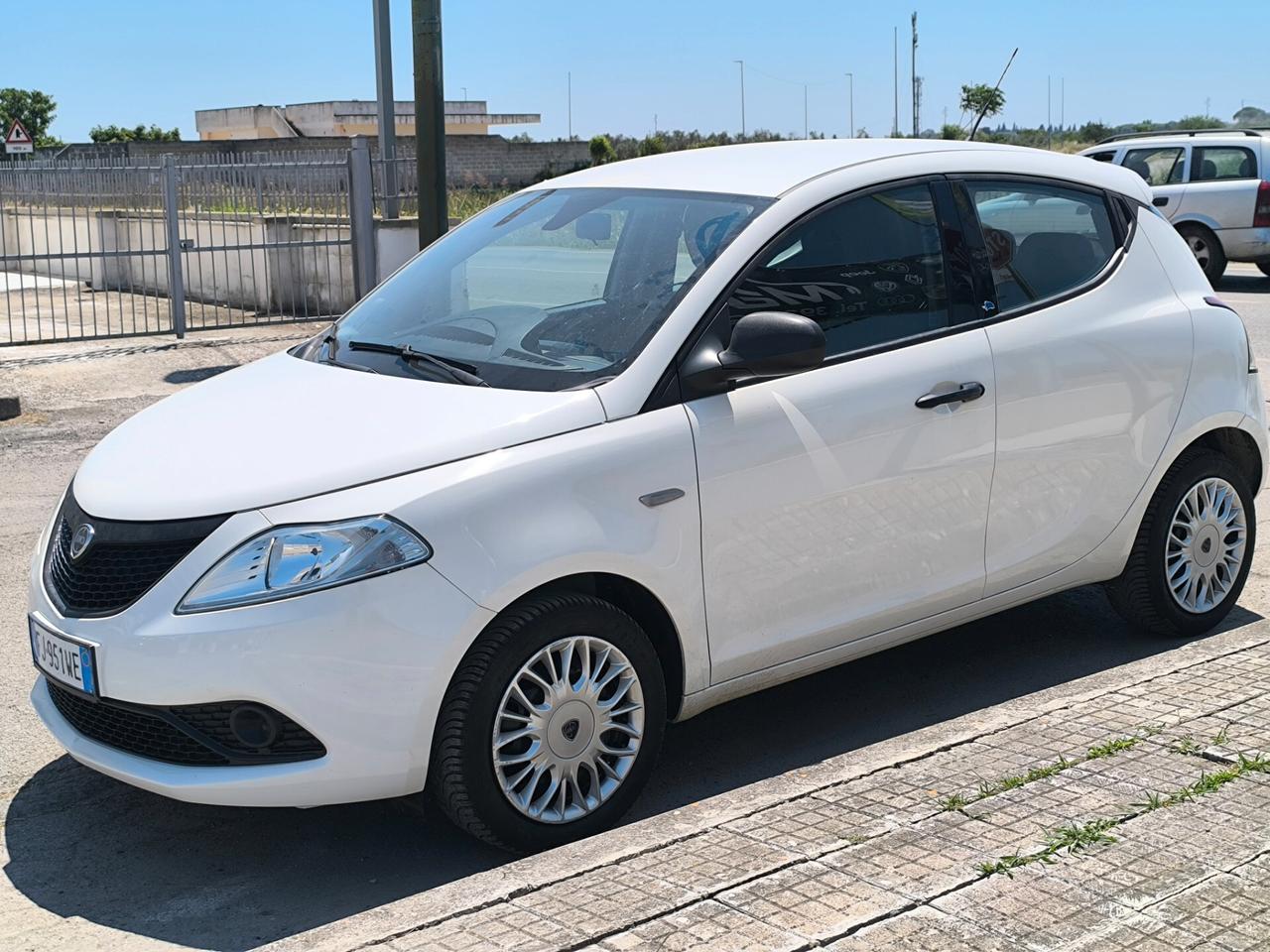 Lancia Ypsilon 1.2 69 CV 5 porte GPL Ecochic Gold 1 PROPRIETARIA