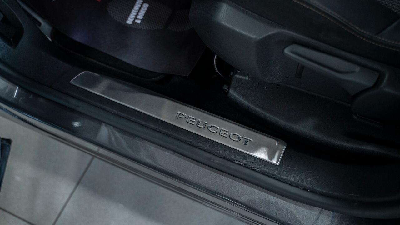 Peugeot 3008 1.5 BLUEHDI GT PACK SES 131 CV EAT8 AUTO VIRTUAL FULL OPTIONAL