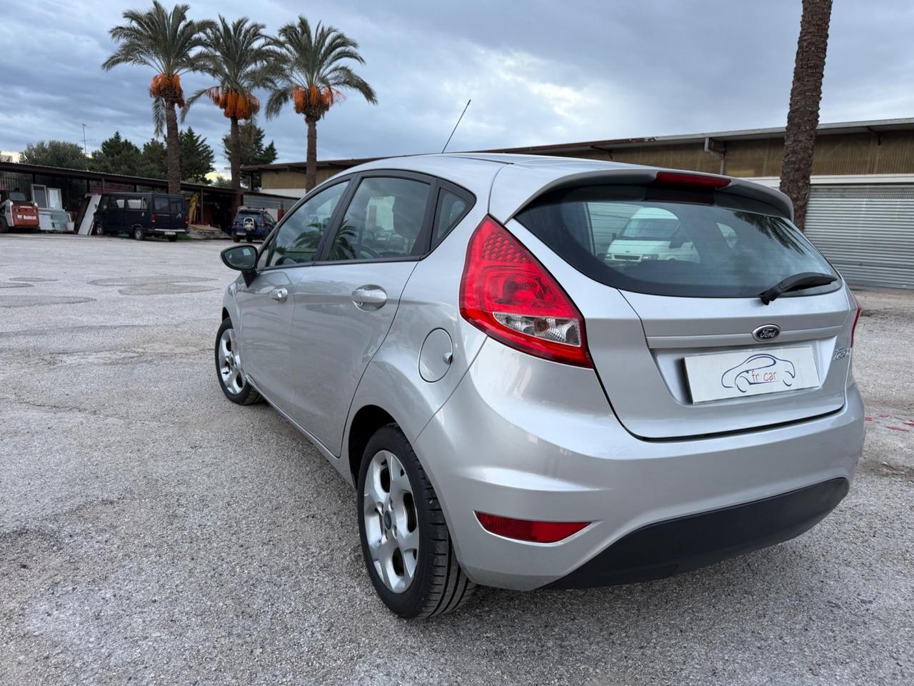 Ford Fiesta 1.4 TDCi 70CV 5 porte Titanium