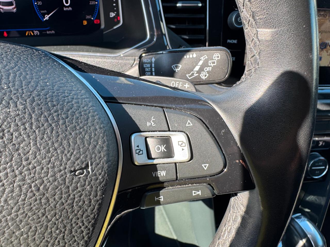 R LINE VW T-ROC 2.0 TDI 150CV 4MOTION DSG 2019