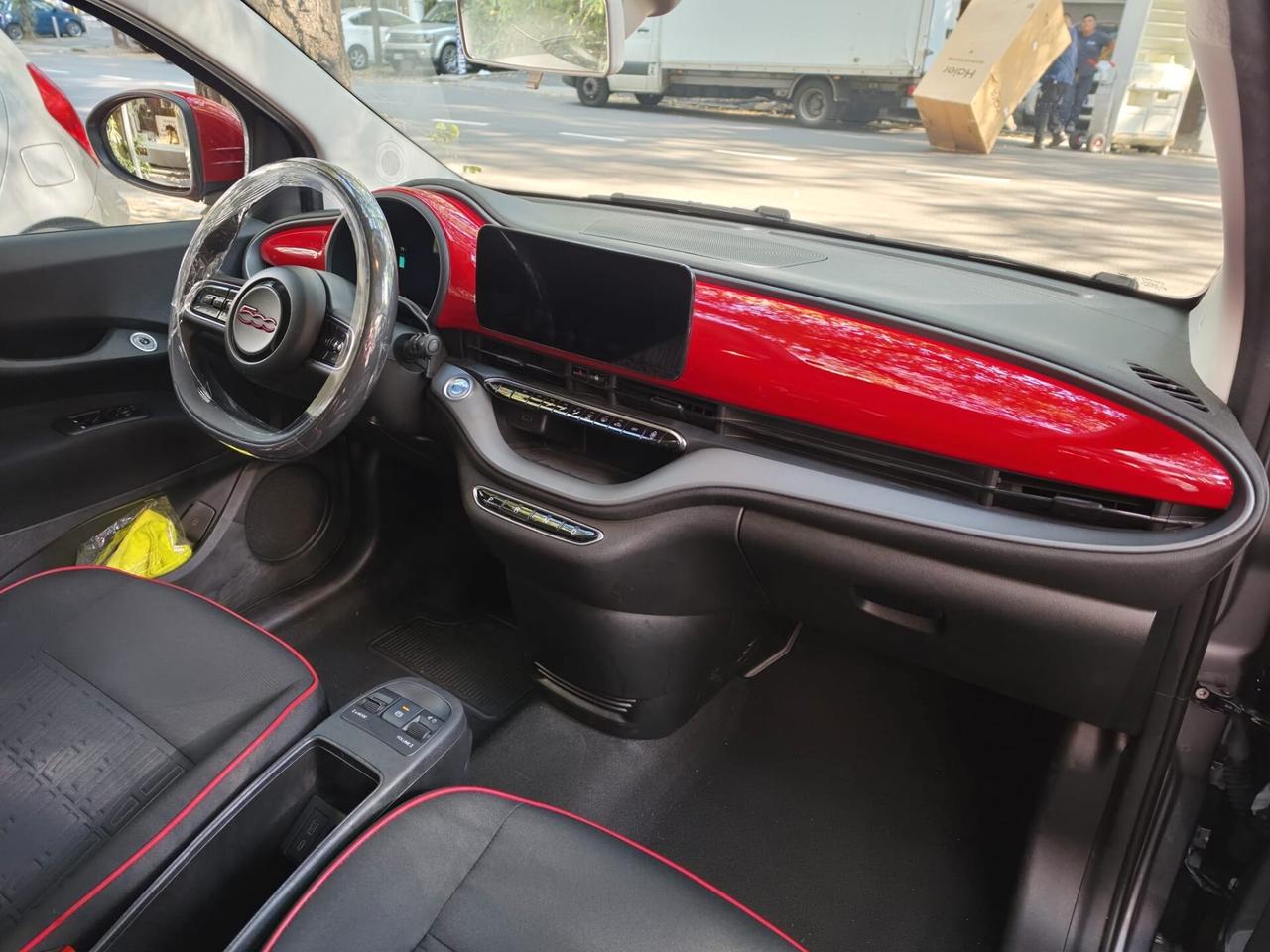 Fiat 500 500e Berlina 23,8 kWh Red