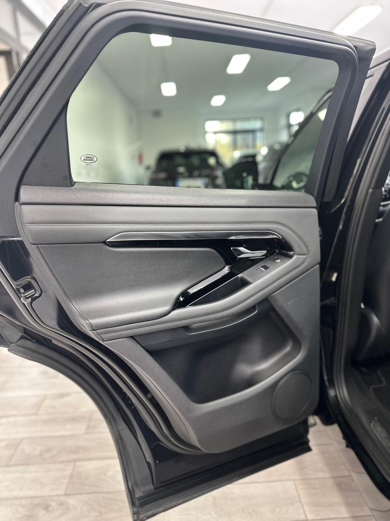 Range Rover Evoque 2.0D I4 204 CV R-Dynamic TOTAL BLACK