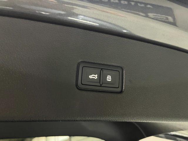 AUDI Q5 SPB Sportback 40TDI quattro S line Identity Black