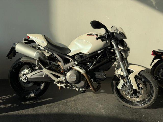 DUCATI Monster 696 696