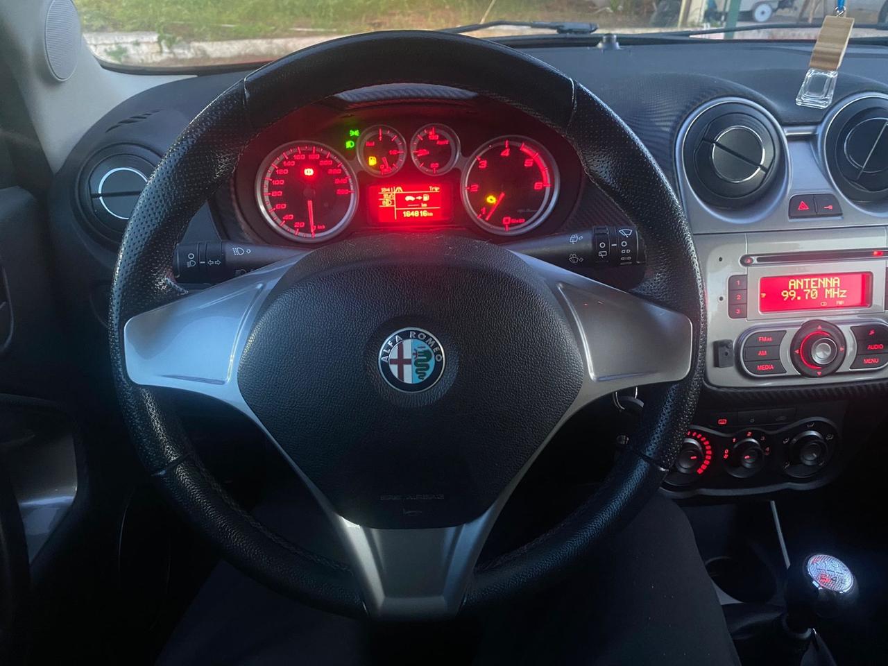 Alfa Romeo MiTo 1.6 JTDm 16V Distinctive Sport Pack