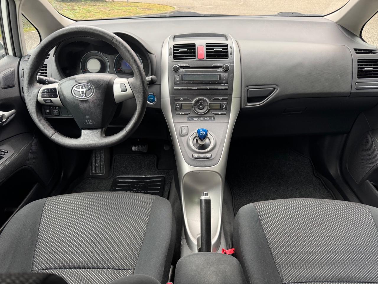 Toyota Auris 1.8 IBRIDA