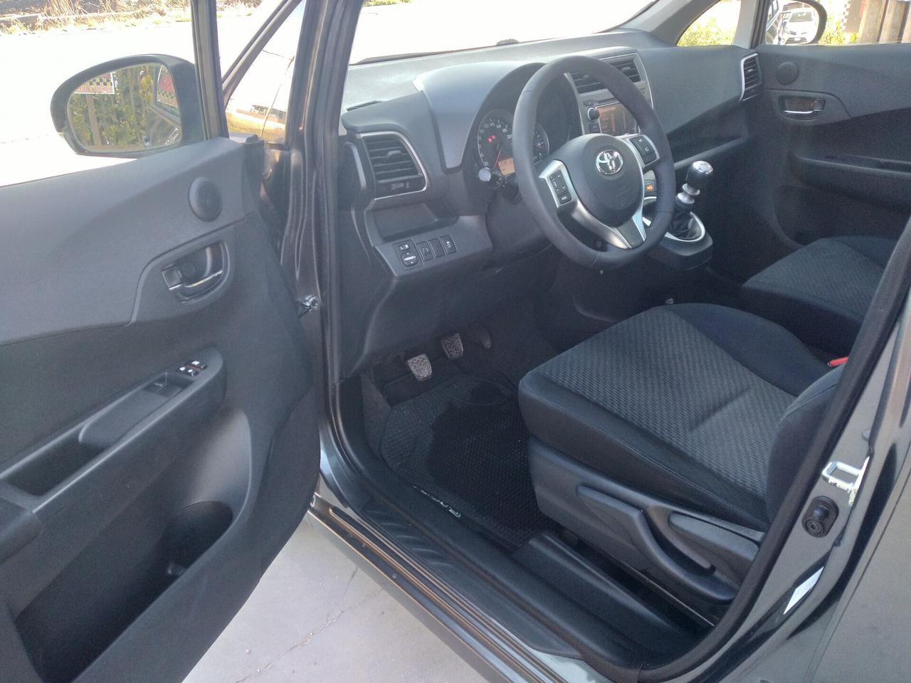 Toyota Yaris Verso-S 1.4D MT Active