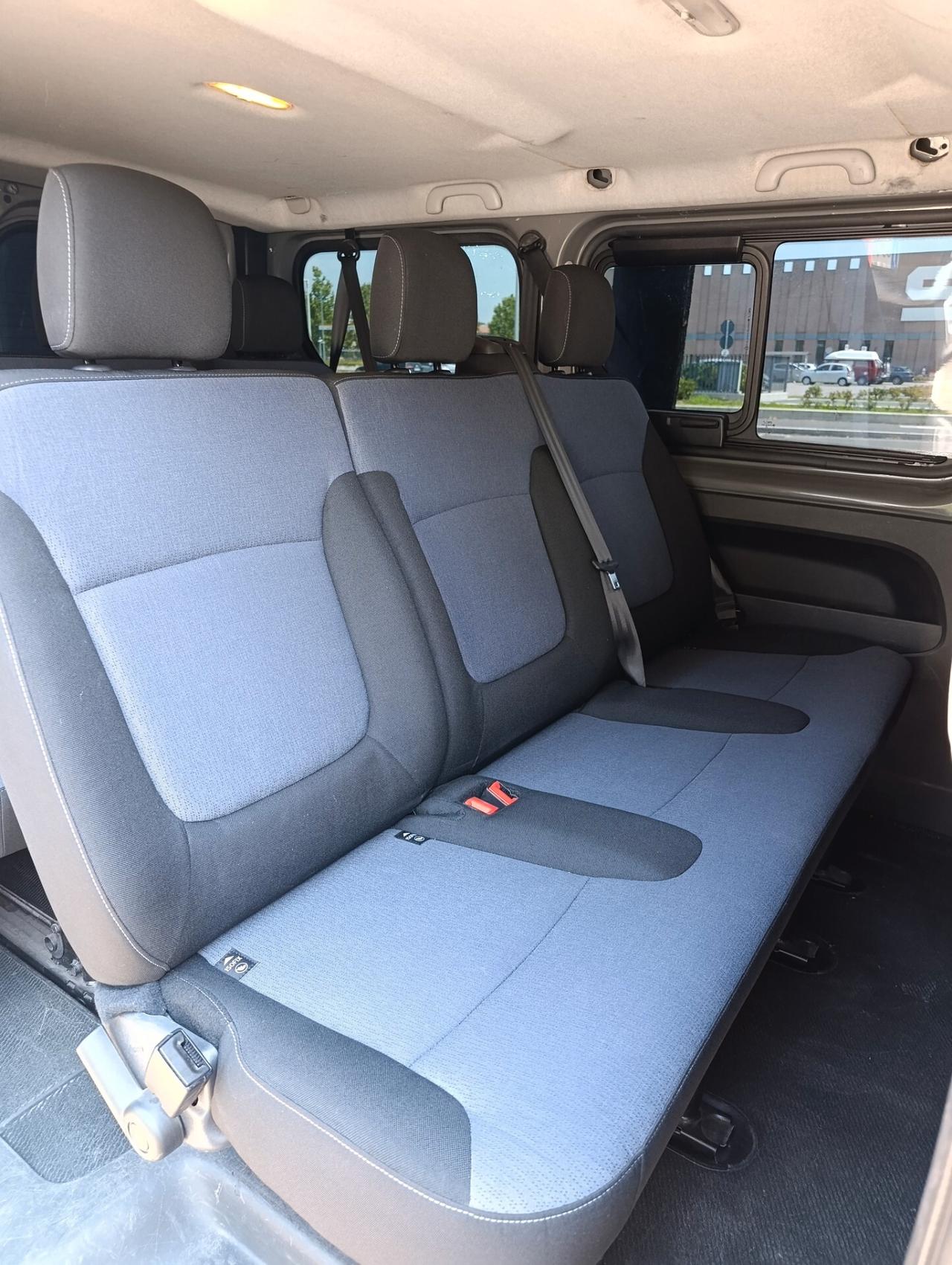 Opel Vivaro 9 posti #GM