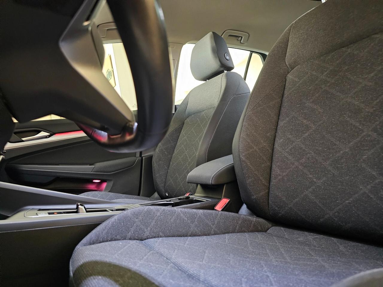 Volkswagen Golf 1.0 eTSI EVO DSG Life