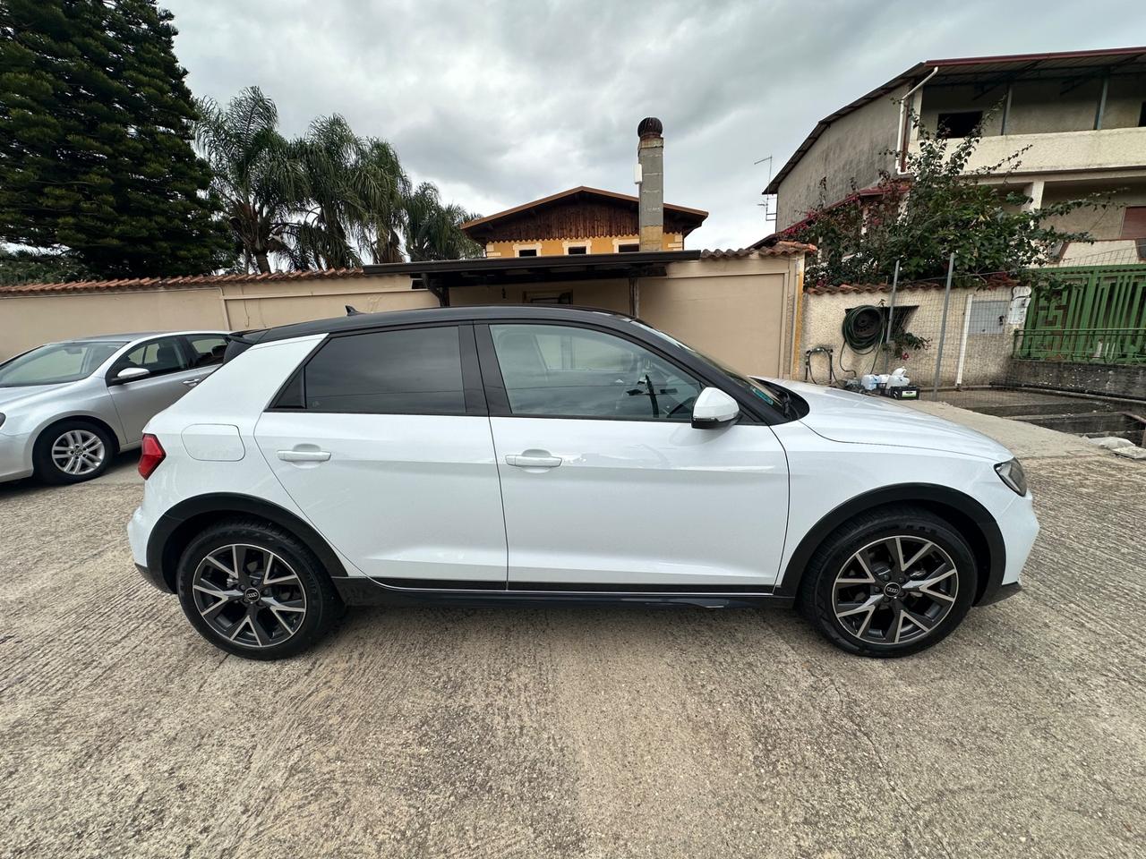 Audi A1 allstreet 30 TFSI Identity Contrast