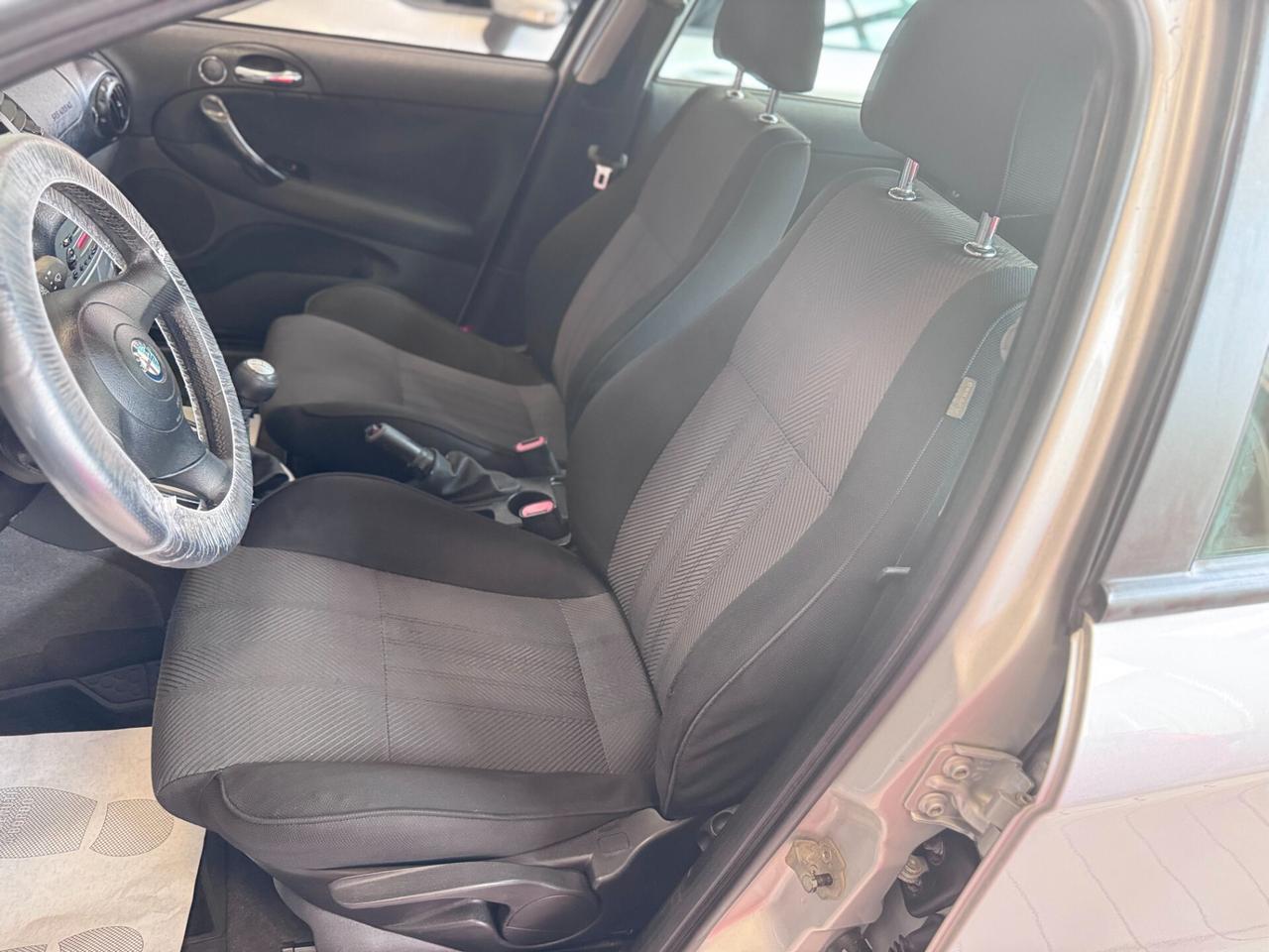 Alfa Romeo 147 1.9 JTD (120) 5 porte Distinctive