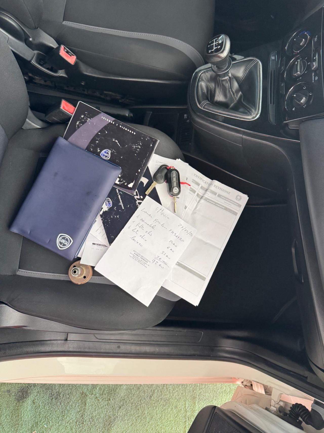 Lancia Ypsilon 1.2 69 CV 5 porte GPL Ecochic Silver