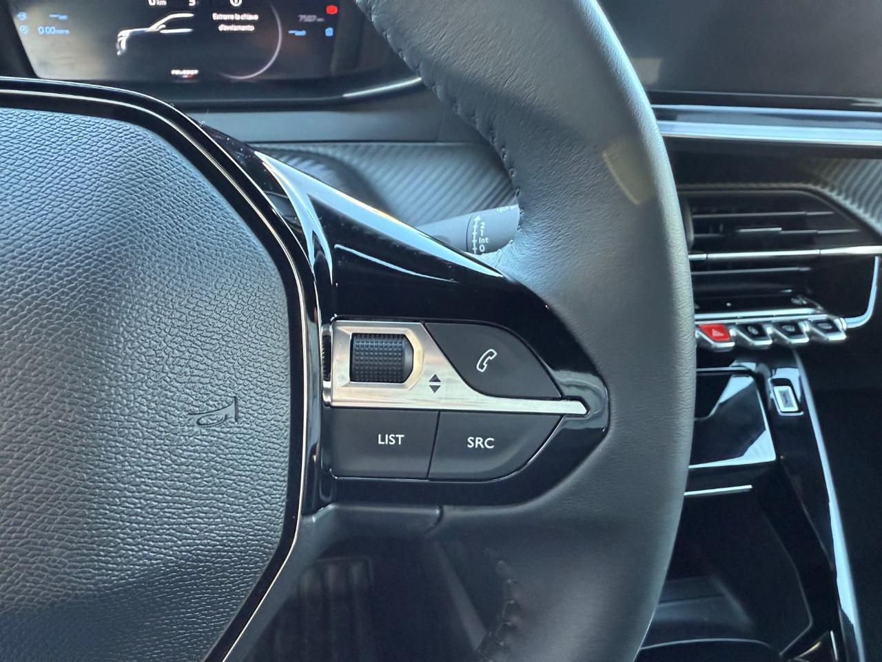 PEUGEOT 2008 PureTech 100 S&S Allure